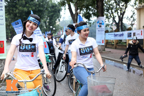 Hàng nghìn SV đội mưa hưởng ứng Giờ Trái đất - 14