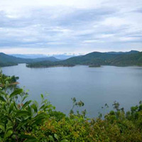 Tin tức trong ngày - Phát hiện thi thể ba mẹ con bị trói dưới lòng hồ