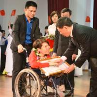 Giáo dục - du học - Em "hiệp sĩ CNTT" Công Hùng là Gương mặt trẻ tiêu biểu Nghệ An 2013