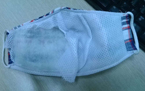 Khẩu trang vỉa hè "bóp cổ" khách qua đường - 5