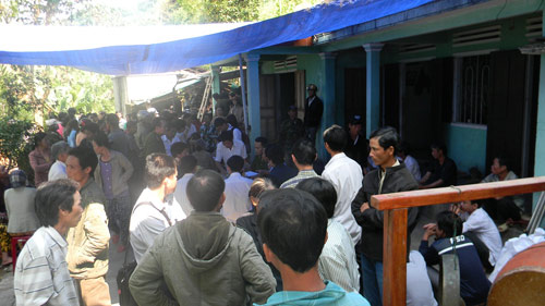 Cô giáo ôm 2 con tự vẫn: Lá thư đẫm nước mắt - 1