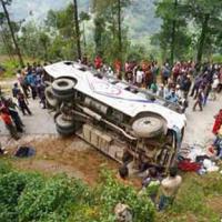 Tin tức trong ngày - Thái Lan: Xe bus lao vực, 30 người chết thảm