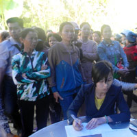 Tin tức trong ngày - Cô giáo ôm 2 con tự vẫn: Lá thư đẫm nước mắt