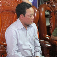 Tin tức trong ngày - Bắt khẩn cấp em vợ hờ của "cậu Thủy"