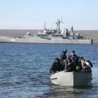 Tin tức trong ngày - Lính Ukraine rời Crimea trong vội vàng và hổ thẹn