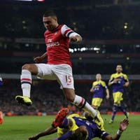 Bóng đá - Arsenal – Swansea: Pha đá phản "trời ơi"
