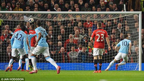 "Thảm họa" cho MU sau trận thua Man City - 2