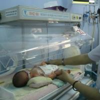 Pháp luật - Nghi án bé gái sinh đôi vì bị 2 ông già hại đời