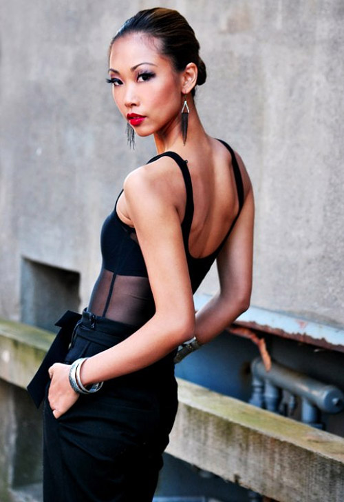 Cô gái gầy, đen, ngực phẳng vẫn cực "hot" - 5