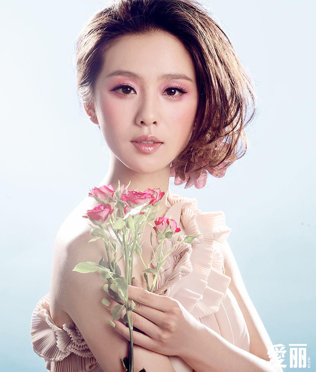 Lưu Thi Thi có gương mặt giống Lưu Diệc Phi nhưng biểu cảm tốt hơn rất nhiều.&nbsp;

