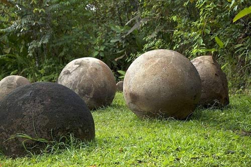 Những "quả trứng" khổng lồ ở Costa Rica - 1
