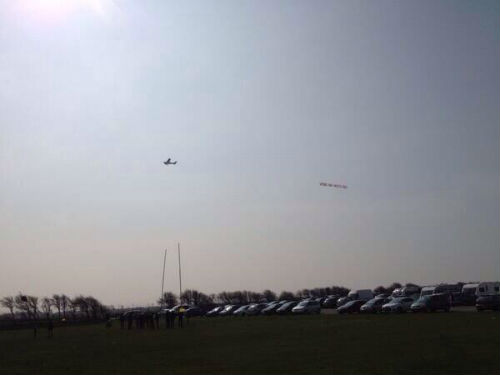 Máy bay đòi sa thải Moyes trên bầu trời Old Trafford - 1