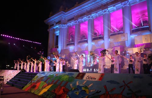 Hà Nội, 60 phút không đèn, không nến - 7
