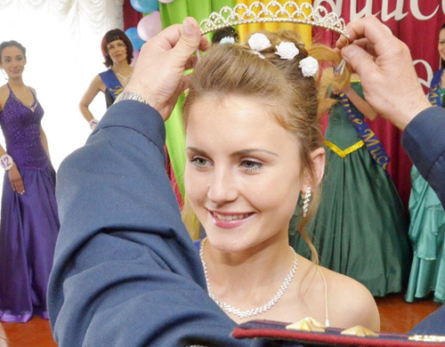 Hoa hậu HIV được cổ vũ nhiệt tình - 2