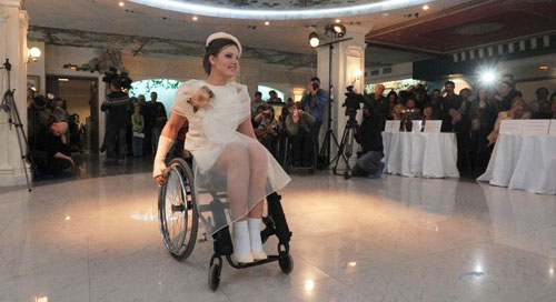 Hoa hậu HIV được cổ vũ nhiệt tình - 10