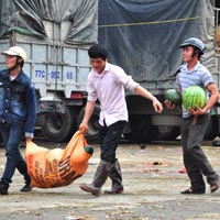 Tin tức trong ngày - Ngang nhiên "hôi dưa" ở cửa khẩu Tân Thanh?