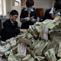 Tin thơ: Việt Nam có mấy núi tiền?