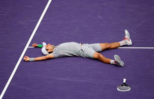 Djokovic lên ngôi sau pha bóng bền hạ Nadal - 1