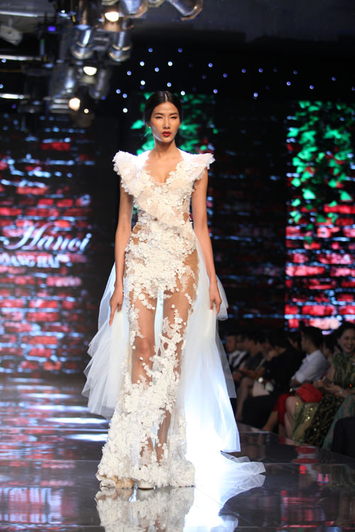 NTK Hoàng Hải đấu giá váy được gần 1 tỷ đồng - 7