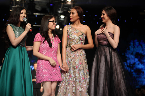 NTK Hoàng Hải đấu giá váy được gần 1 tỷ đồng - 3