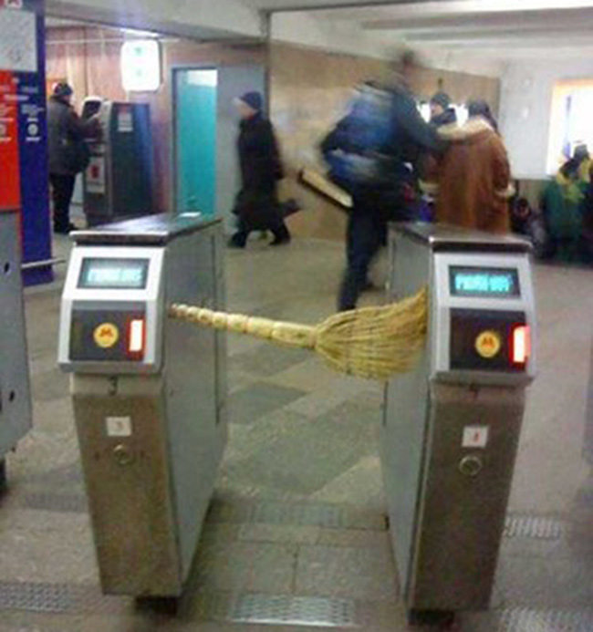 Cười sặc sụa với sáng tạo “siêu dị” chỉ có ở Nga - 7