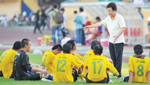 Bầu Hiển: Công Vinh-chuyện cũ, thôi đừng nhắc lại - 1