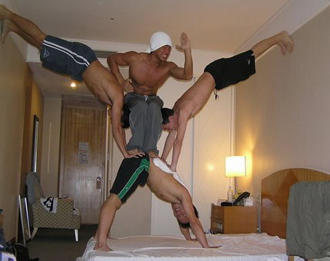 Phong cách nổi loạn “khác người” của các chàng trai - 1