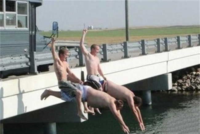 Phong cách nổi loạn “khác người” của các chàng trai - 5