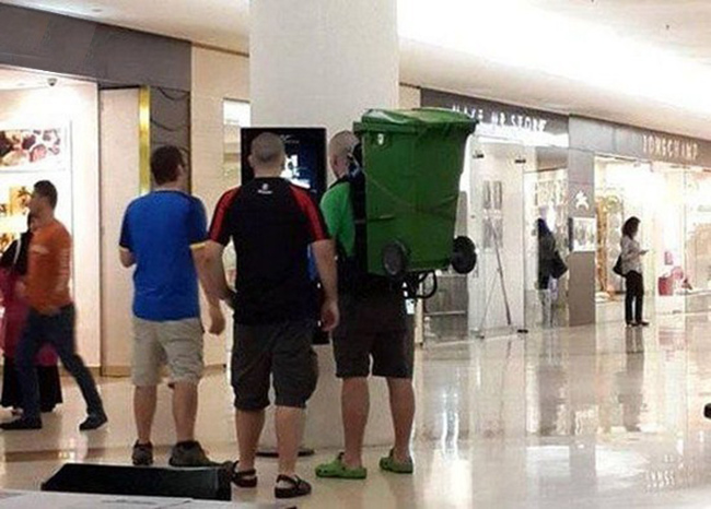 Phong cách nổi loạn “khác người” của các chàng trai - 9