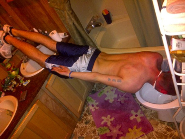 Phong cách nổi loạn “khác người” của các chàng trai - 10