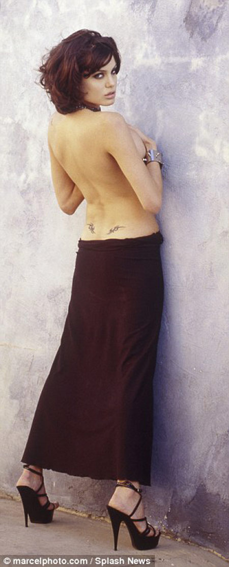 Lộ ảnh “hư hỏng” của Angelina Jolie năm 19 tuổi - 3