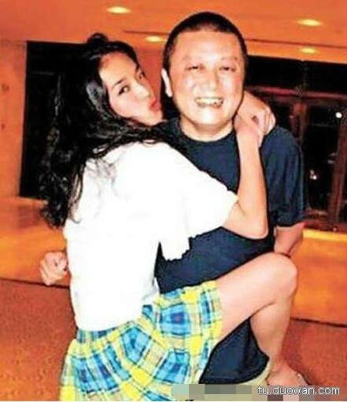 Sao Hoa và loạt ảnh “nhớ đời” trong quán bar - 6