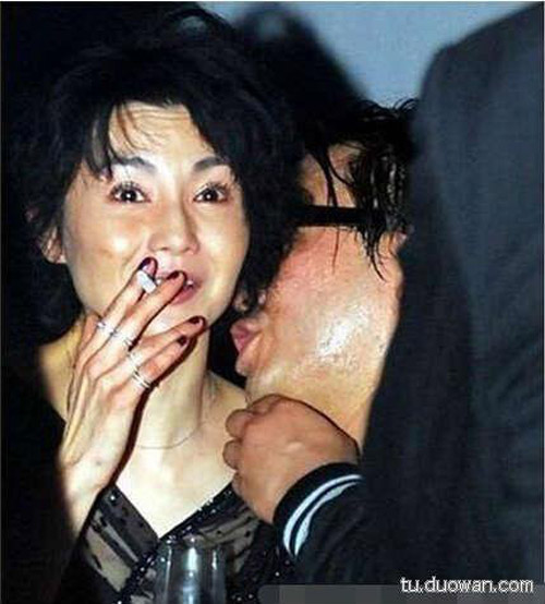 Sao Hoa và loạt ảnh “nhớ đời” trong quán bar - 11