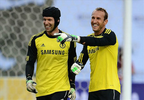 Tin HOT tối 7/1: Rời Chelsea, Petr Cech "đắt hàng" - 2
