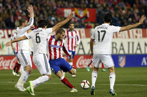 Chùm ảnh Real "sa lầy" ở Vicente Calderón - 9