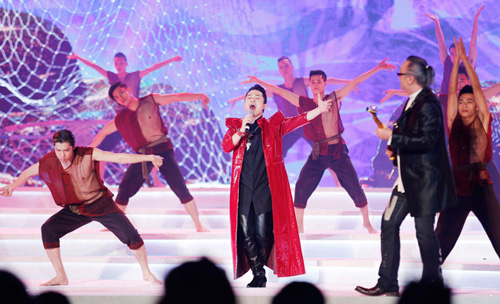 Nhặt sạn ở đêm chung kết đấu trường nhan sắc Việt - 6