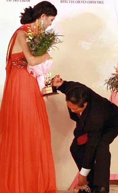 Nhặt sạn ở đêm chung kết đấu trường nhan sắc Việt - 4