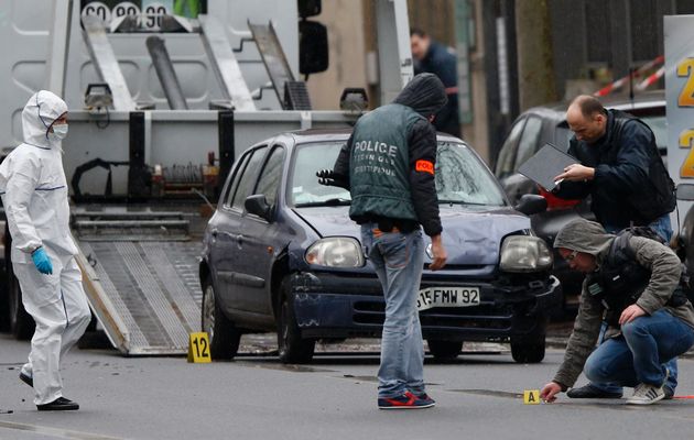 Vụ xả súng thứ 2 tại Pháp: Một nữ cảnh sát qua đời - 1