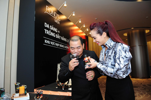 Vợ chồng Minh Khang - Thúy Hạnh đi “sạc pin” cho da - 2