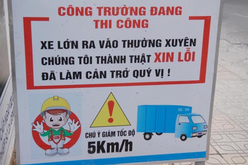 Xuất hiện lời xin lỗi trên “lô cốt” giữa Sài Gòn - 5