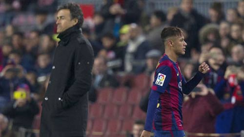 Barca thắng 5 sao, Nou Camp vẫn dậy sóng - 1