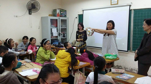 Gặp gỡ tiến sỹ đưa quần lót vào lớp dạy học - 2