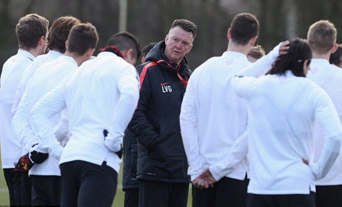 MU: Van Gaal “choáng” vì tình hình lực lượng - 1