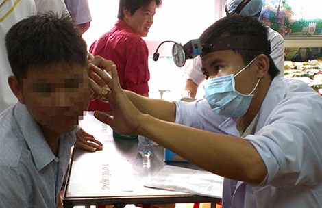 Bỗng nhiên bị điếc - 1