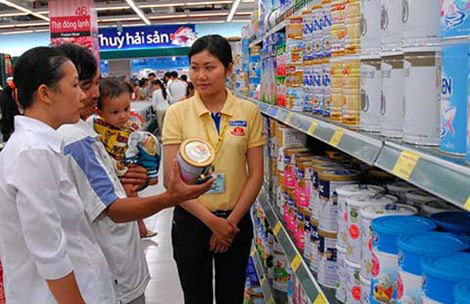 Giá sữa bị thao túng trước khi vào Việt Nam - 1