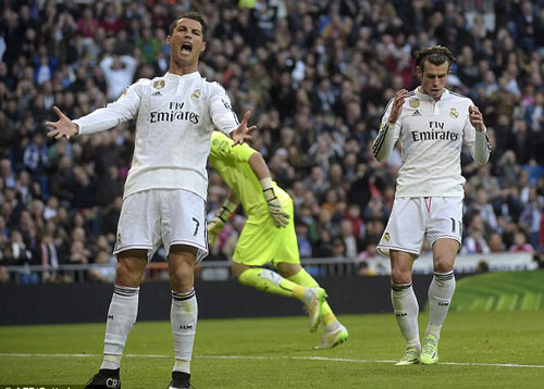 Tin HOT tối 13/1: Ronaldo “bênh” Bale. - 1
