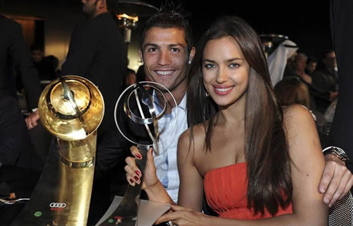 Tại sao bạn gái vắng mặt trong ngày Ronaldo giành QBV? - 1