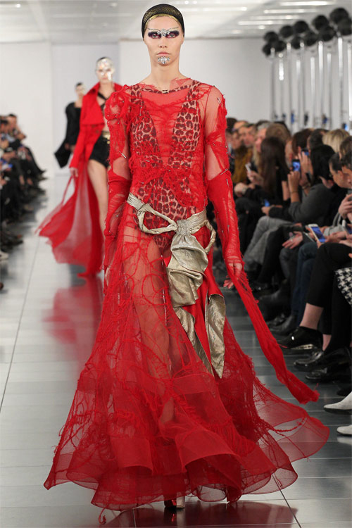 Hào quang trở lại với “kẻ ngỗ nghịch" của làng mốt - 8