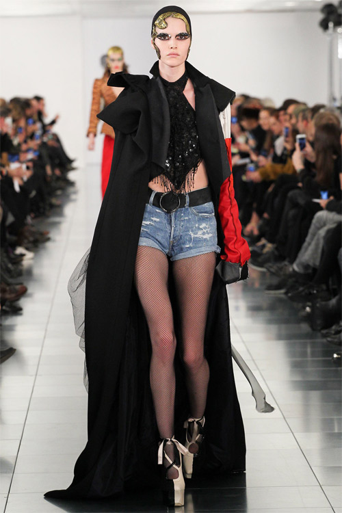 Hào quang trở lại với “kẻ ngỗ nghịch" của làng mốt - 10