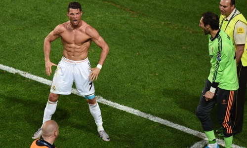 Những trò lố "vô đối" của Ronaldo - 4